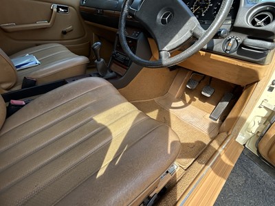 Lot 118 - 1986 Mercedes-Benz 240 TD Estate