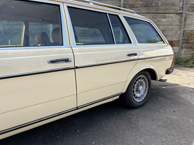 Lot 118 - 1986 Mercedes-Benz 240 TD Estate