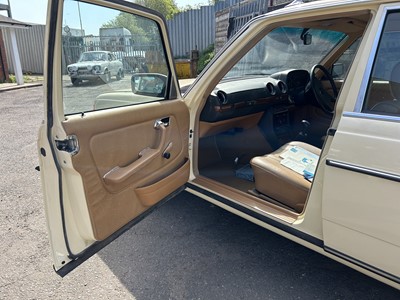 Lot 118 - 1986 Mercedes-Benz 240 TD Estate