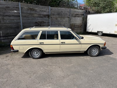 Lot 118 - 1986 Mercedes-Benz 240 TD Estate