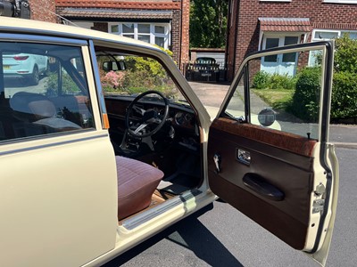 Lot 129 - 1976 Triumph 2500 S