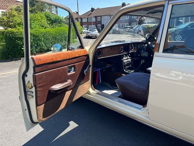 Lot 129 - 1976 Triumph 2500 S