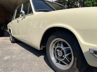 Lot 129 - 1976 Triumph 2500 S