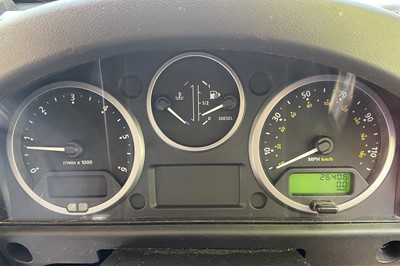 Lot 84 - 2015 Land Rover Defender 110 Pick-Up