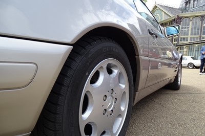 Lot 122 - 1998 Mercedes-Benz SL 280