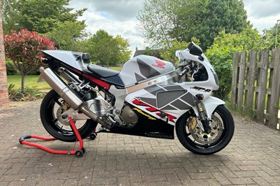 Lot 2002 Honda VTR1000 SP2