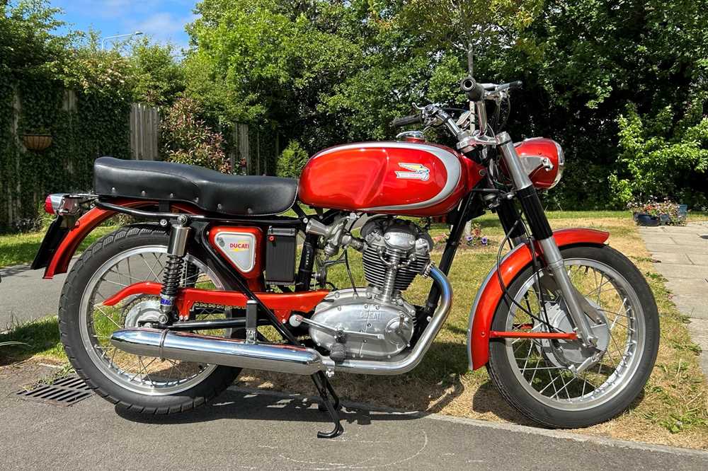 Lot 1966 Ducati 250