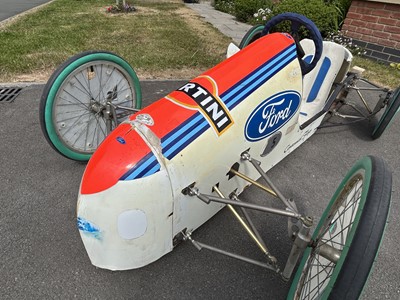 Lot c.2001 Gravity Racer