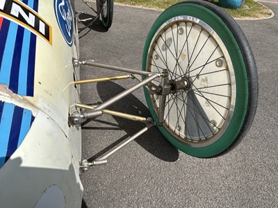 Lot c.2001 Gravity Racer