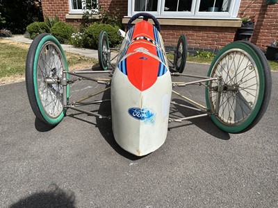 Lot c.2001 Gravity Racer