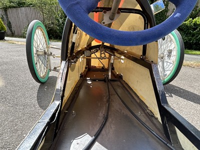 Lot c.2001 Gravity Racer