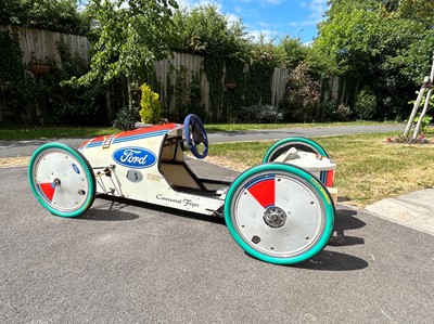 Lot c.2001 Gravity Racer