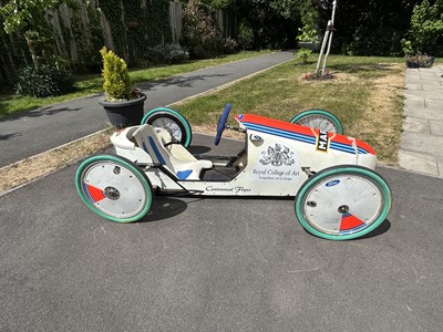 Lot c.2001 Gravity Racer