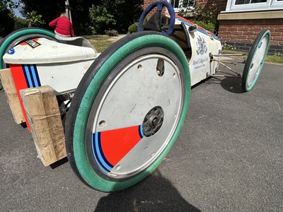 Lot c.2001 Gravity Racer