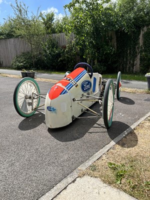 Lot c.2001 Gravity Racer