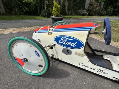 Lot c.2001 Gravity Racer