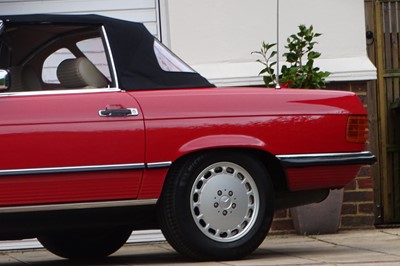 Lot 33 - 1988 Mercedes-Benz 300 SL