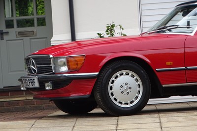 Lot 33 - 1988 Mercedes-Benz 300 SL