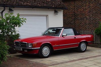 Lot 33 - 1988 Mercedes-Benz 300 SL