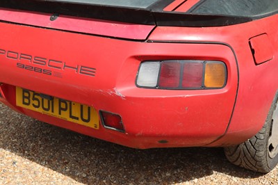 Lot 60 - 1985 Porsche 928 S2