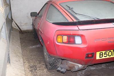 Lot 60 - 1985 Porsche 928 S2