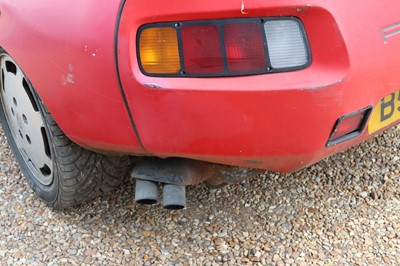 Lot 60 - 1985 Porsche 928 S2