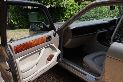 Lot 18 - 1995 Jaguar XJ6 3.2 Sovereign