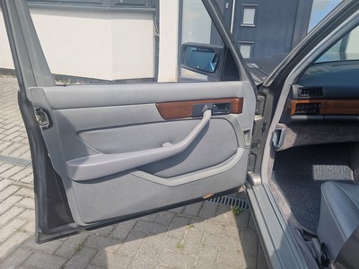 Lot 92 - 1988 Mercedes-Benz 500 SE