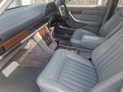 Lot 92 - 1988 Mercedes-Benz 500 SE
