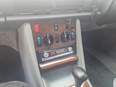 Lot 92 - 1988 Mercedes-Benz 500 SE