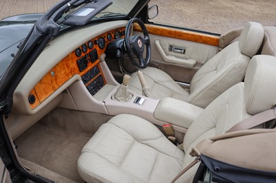 Lot 95 - 1997 MG RV8