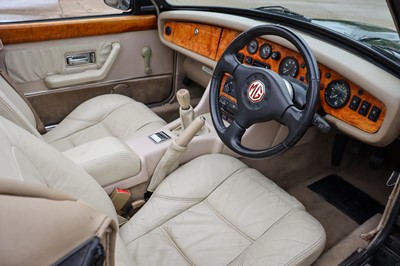 Lot 95 - 1997 MG RV8