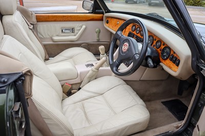 Lot 95 - 1997 MG RV8