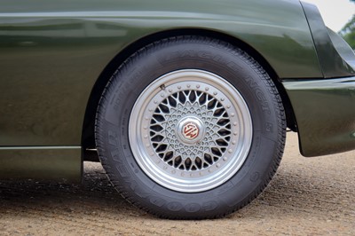 Lot 95 - 1997 MG RV8