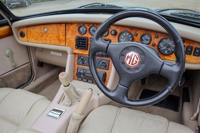 Lot 95 - 1997 MG RV8