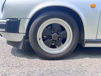 Lot 107 - 1989 Porsche 911 3.2 Targa Sport