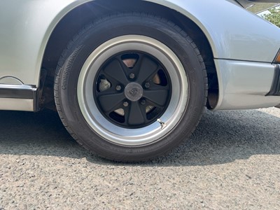 Lot 107 - 1989 Porsche 911 3.2 Targa Sport