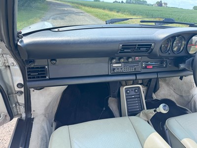 Lot 107 - 1989 Porsche 911 3.2 Targa Sport