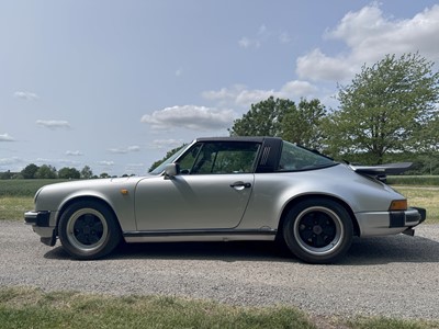 Lot 107 - 1989 Porsche 911 3.2 Targa Sport