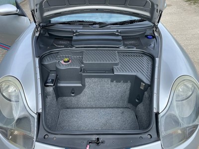 Lot 99 - 1999 Porsche 911 Carrera 4 Cabriolet