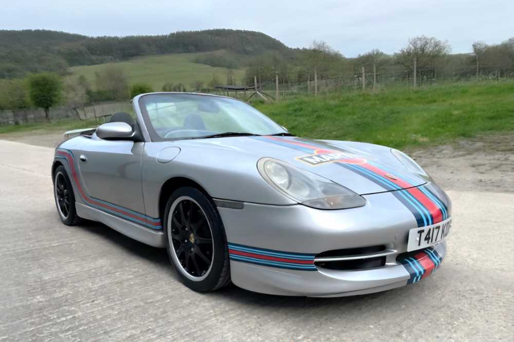 Lot 99 - 1999 Porsche 911 Carrera 4 Cabriolet