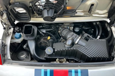 Lot 99 - 1999 Porsche 911 Carrera 4 Cabriolet