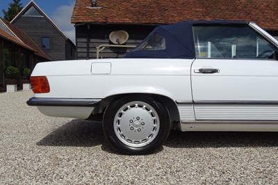 Lot 112 - 1989 Mercedes-Benz 300SL