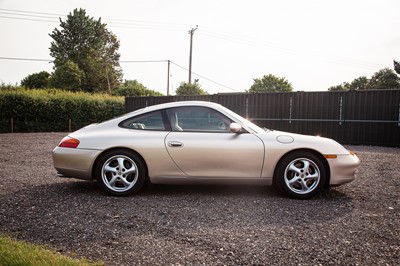 Lot 26 - 1997 Porsche 911 Carrera