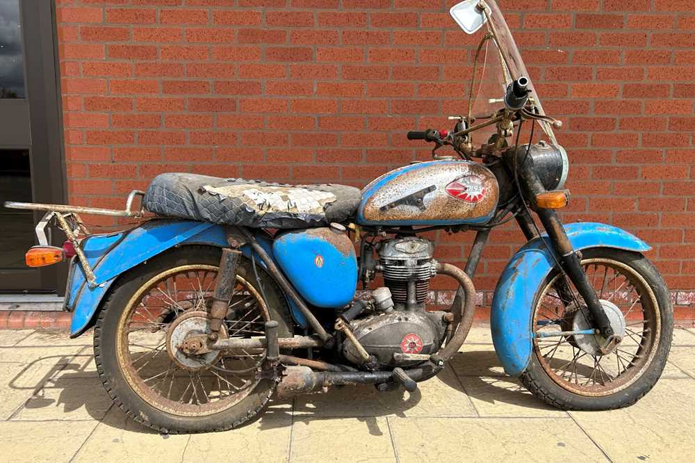 Lot 404 - 1964 BSA C15