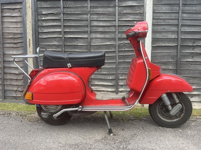 Lot 2016 Vespa PX125