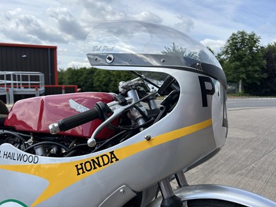 Lot 357 - c.1985 Honda 250RR Mike Hailwood Evocation