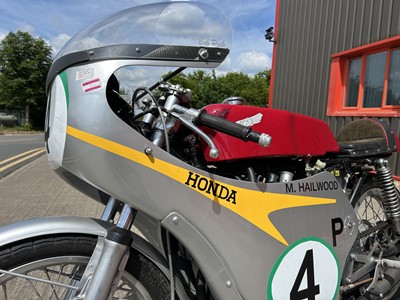 Lot 357 - c.1985 Honda 250RR Mike Hailwood Evocation
