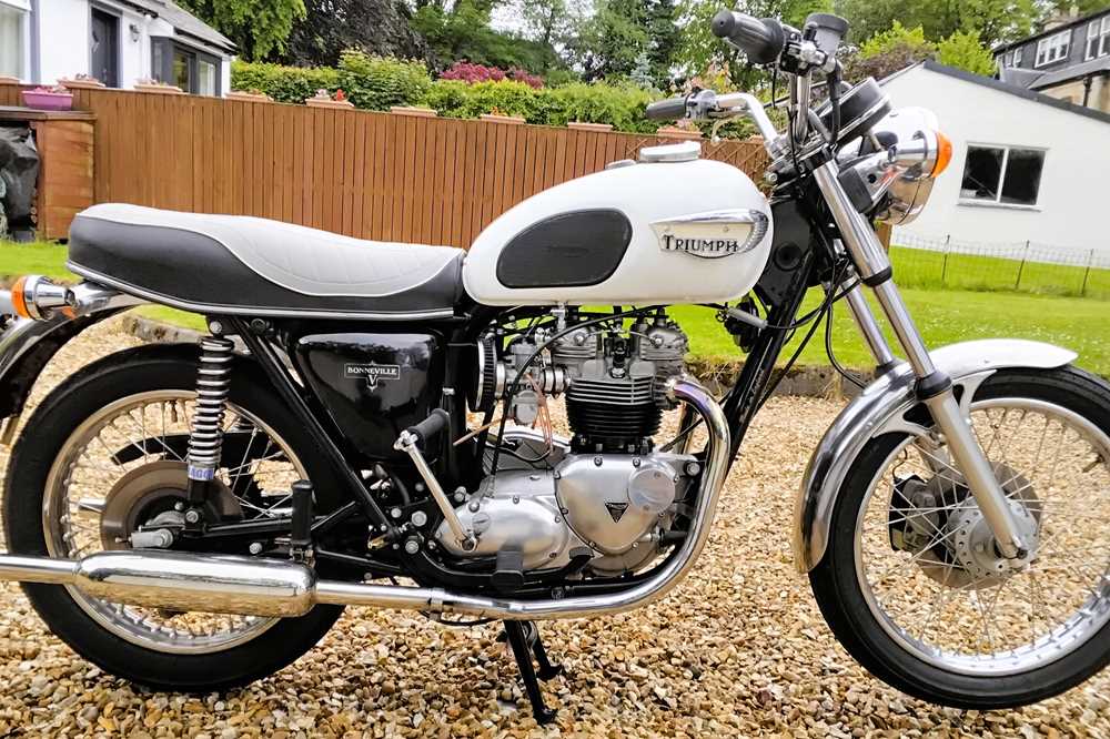 Lot 249 - 1977 Triumph T140 Bonneville