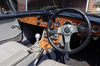 Lot 10 - 1968 MG B Roadster